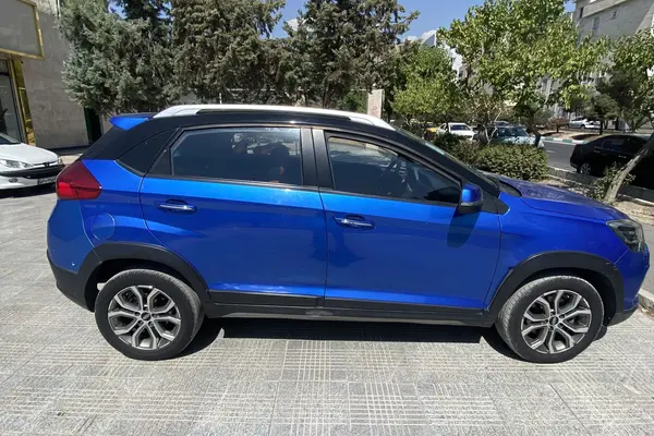 نمای 2 از خرید ام وی ام، X22، اتوماتیک لاکچری، مدل 1396 مدل 1396 رنگ آبی / داخل نارنجی نقدی و اقساطی در خودروشاپ