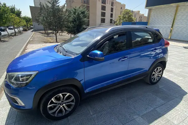 نمای 4 از خرید ام وی ام، X22، اتوماتیک لاکچری، مدل 1396 مدل 1396 رنگ آبی / داخل نارنجی نقدی و اقساطی در خودروشاپ