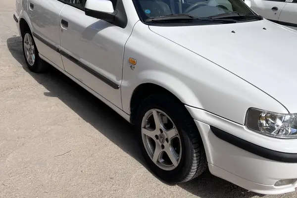 نمای 2 از خرید سمند، LX، EF7 دوگانه سوز، مدل 1395 مدل 1395 رنگ سفید / داخل بژ نقدی و اقساطی در خودروشاپ